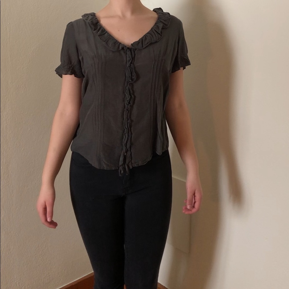 Gap Lightweight Ruffled Grey Button Down